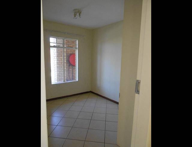 2 BEDROOM PROPERTY TO RENT IN KARENPARK